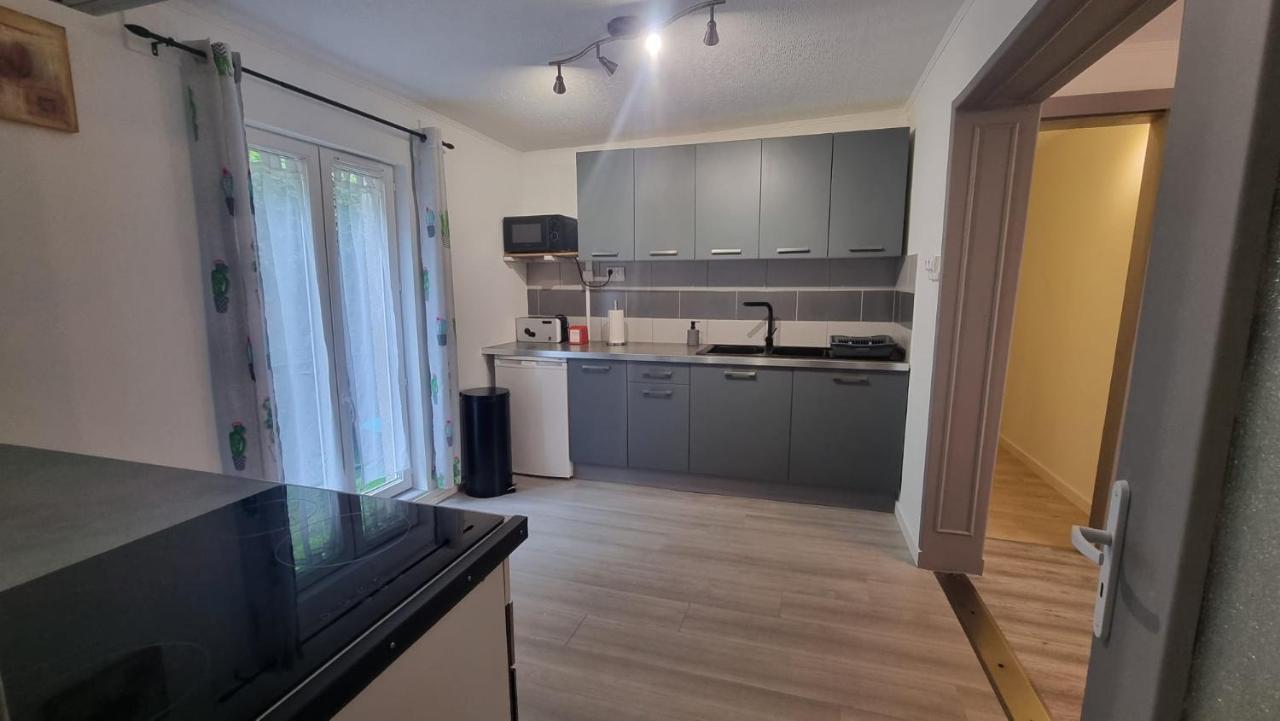 Appartement Rethel - Netflix - Marc & Cecile Exterior photo